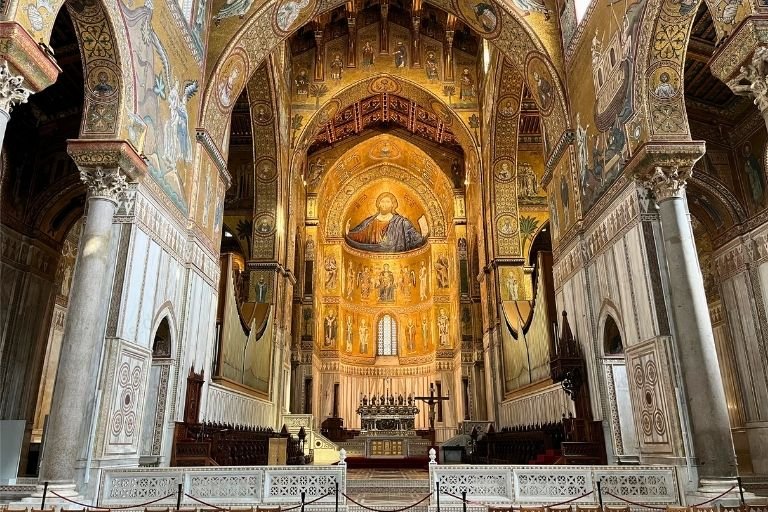 Goldene Mosaiken in der Aspis der Kathderale von Monreale